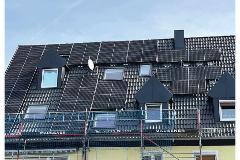 Installation einer Solar Photovoltaik Anlage von EloTech